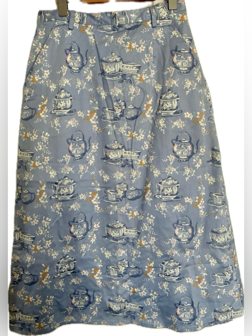 tabi INTERNATIONAL 100 Cotton Blue Tea Time and Floral Motif A-Line Skirt